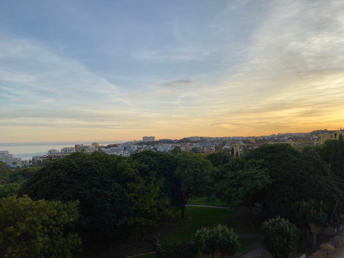 Sunset View Apartment Benalmadena Bagian luar foto